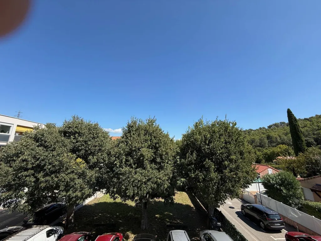 Vue dégagée au calme - 1er étage sur 3