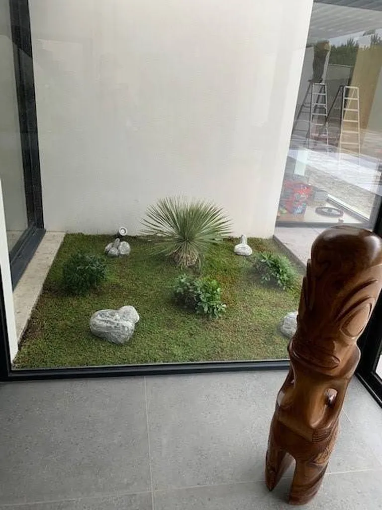 Où dénicher un expert en patios végétalisés sur mesure avec arrosage automatique près de Biscarrosse