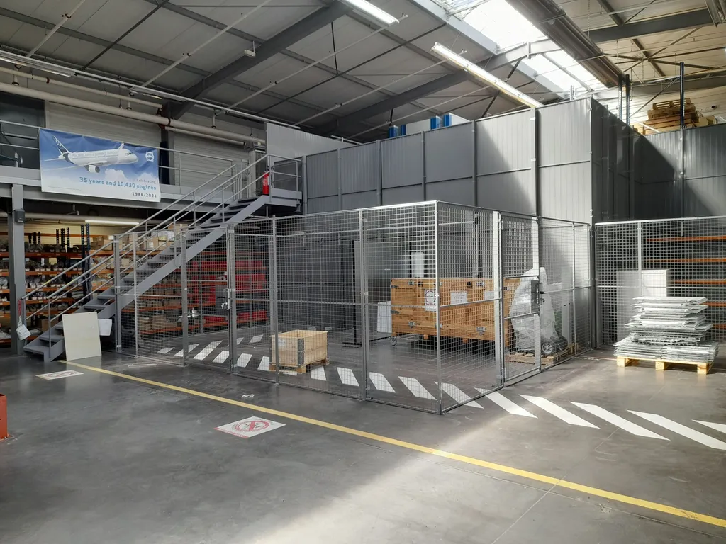 Installer une cloison de sécurité grillagée industrielle à Toulouse, Paris et dans toute l'Occitanie