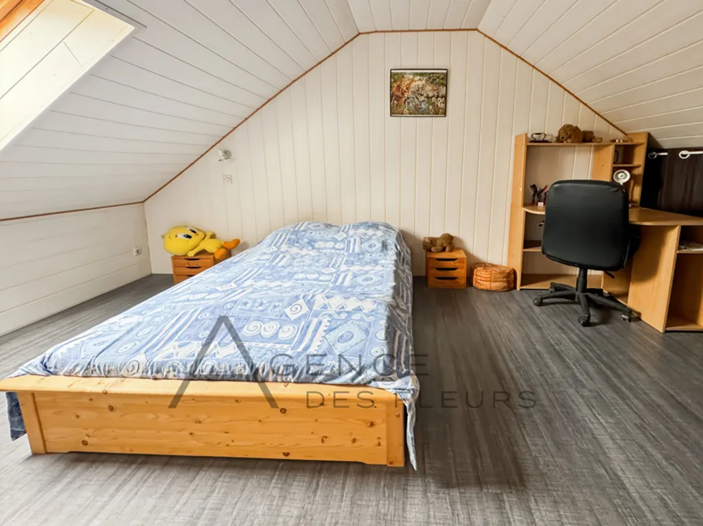 À vendre, maison de 94 m² sur un terrain de 1233 m²sur la commune de Saint-Aubin-les-Elbeuf