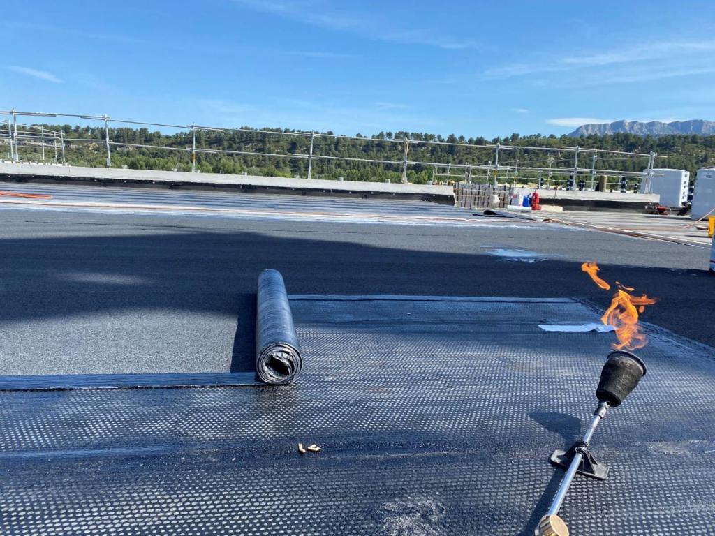 Soudage de la seconde couche autoprotégée en joints décalés.