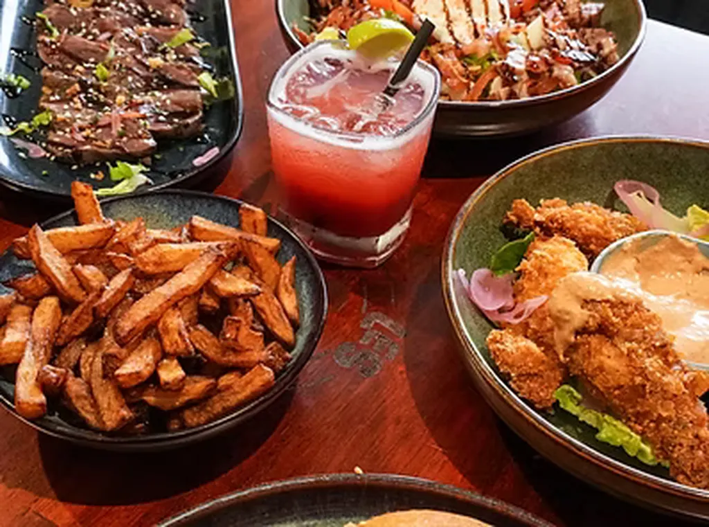 Location food truck Les Affranchis pour repas d'entreprise mariage baptême anniversaire EVJF et EVG avec burgers tapas à L'Union à proximité de Toulouse