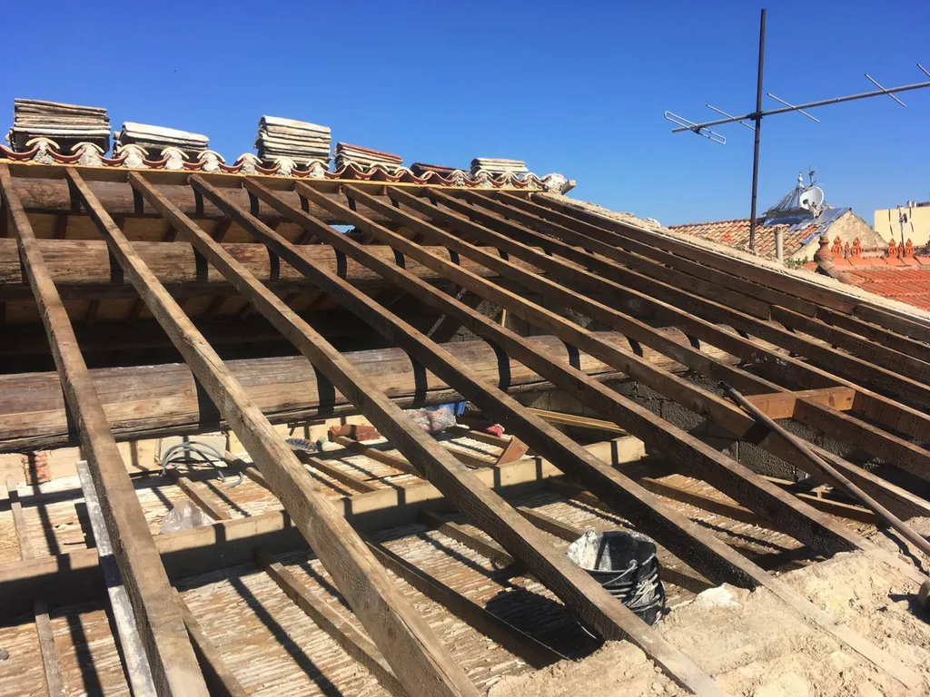 Réfection d'une toiture d'une maison de ville à Salon de Provence