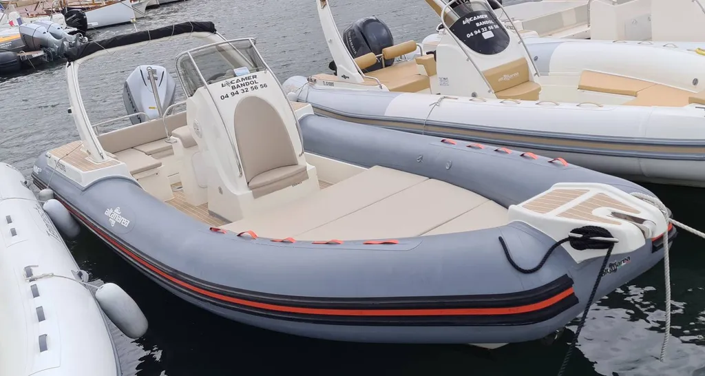 Vente de batau d'occasion Wave 24 dans le var à BANDOL