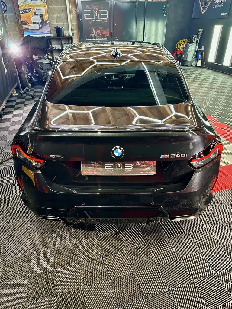 Detailing polissage protection carrosserie spécialiste BMW série 2 Brignais