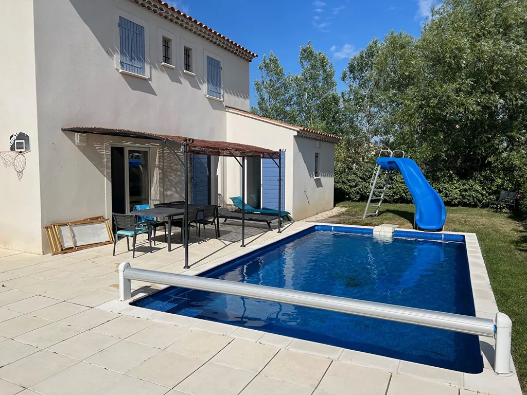 Vendu jolie maison récente à Paradou