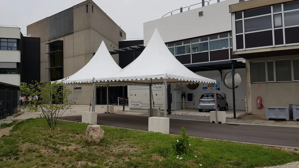 Location d'une tente Pagode de 5 x 10 mètres a Lyon , Rhône