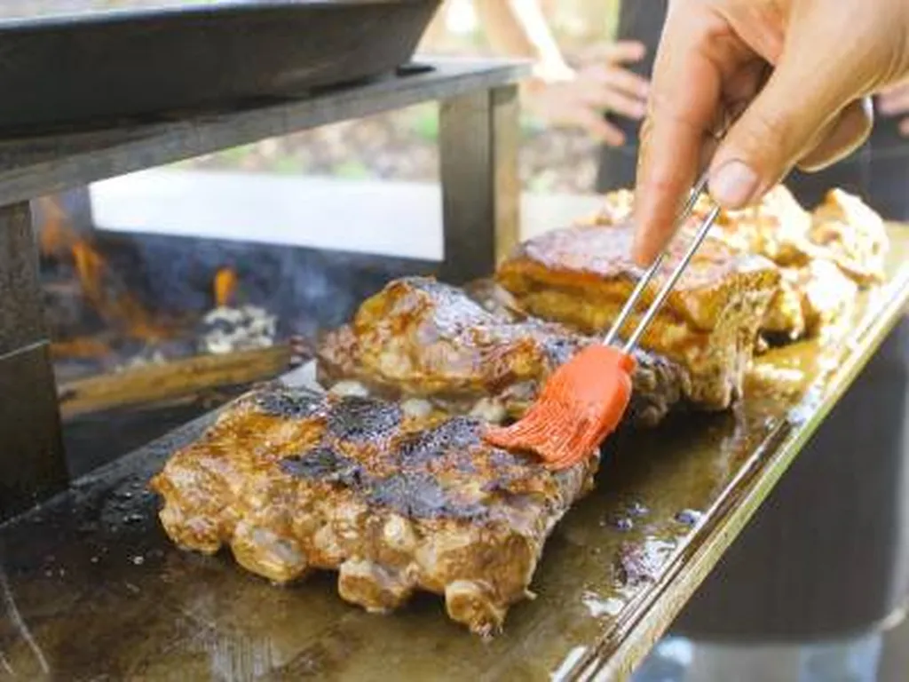 faire des brochettes sur un brasero de qualité