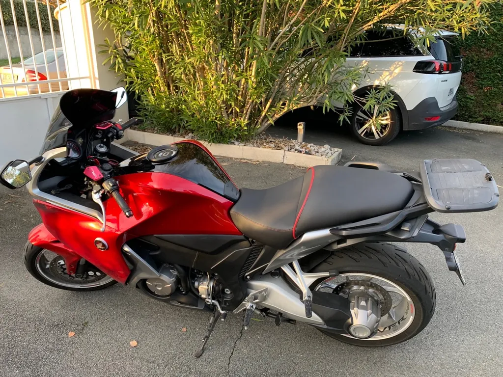 rénovation d'une selle de moto honda en gironde 