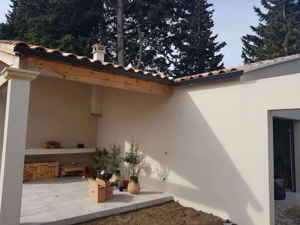 Trouver un fabriquant de gouttières en aluminium sur maison neuve dans le Vaucluse Trouver un fabriquant de gouttières en aluminium sur maison neuve dans le Vaucluse