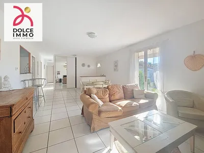 Cuisine équipée + buanderie – Maison fonctionnelle à vendre à Blanquefort.