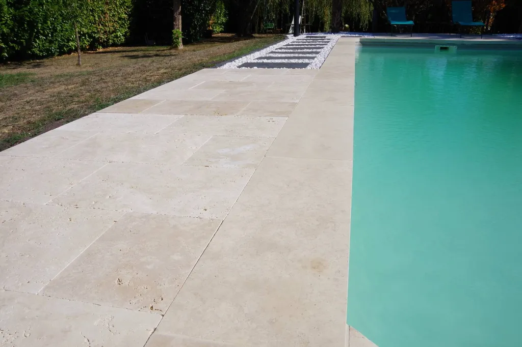 Ou trouver du travertin beige en 3 cm d’épaisseur proche de Saint-André-de-Cubzac ?