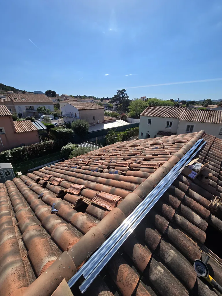 Installation photovoltaïque 4 kWc à La Crau avec panneaux DualSun FLASH 500