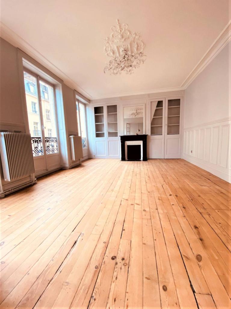 Acheter un appartement haussmannien T4 en plein coeur du centre ville de Rouen (76) 