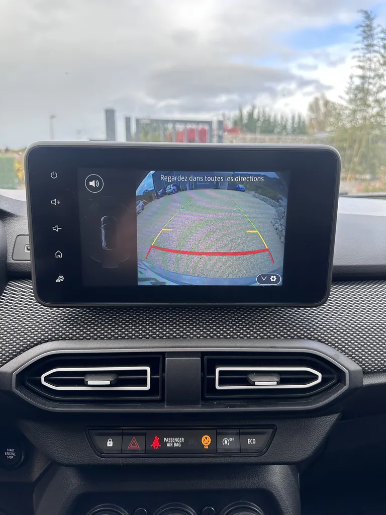 DACIA SANDERO/ BOITE AUTOMATIQUE EDC / AVERTISSEUR ANGLE MORT / CARPLAY / CAMERA DE RECUL