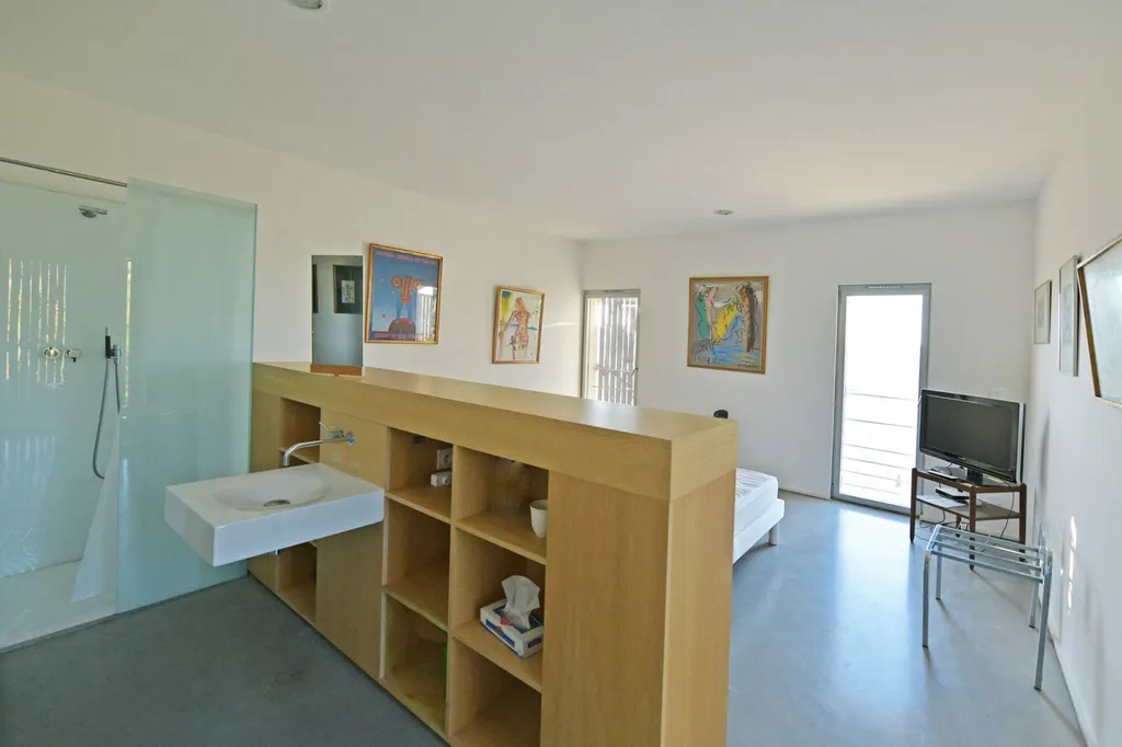 Propriété bioclimatique en position dominante proche village des Monts de Vaucluse   