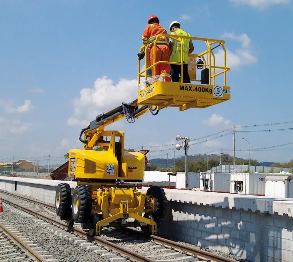 Location de la nacelle rail route Platform Basket RR14 EVO3-FR hybride lithium pour tunnels et métros
