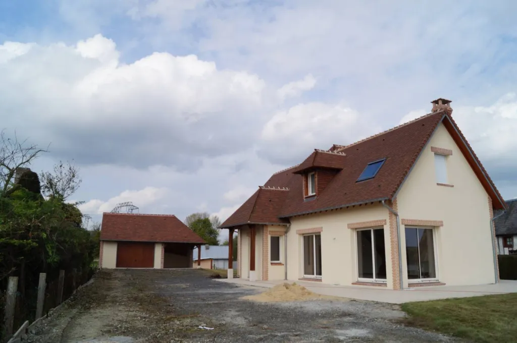 Construction d'un garage en maçonnerie traditionnelle  au Neubourg proche Le Vaudreuil dans l'Eure 27