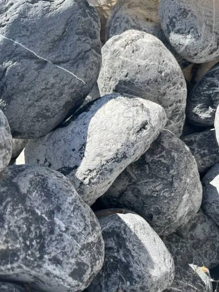 GROS GALETS BLACK AND WHITE