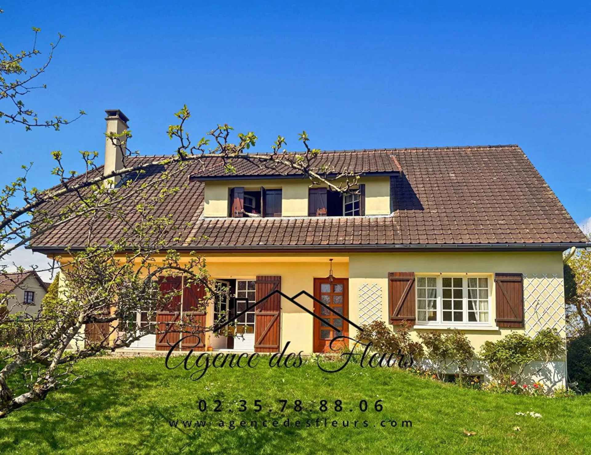 À SAISIR sur LA SAUSSAYE, Charmante maison 6 pièces de 127 m² sur un terrain de 868 m² .