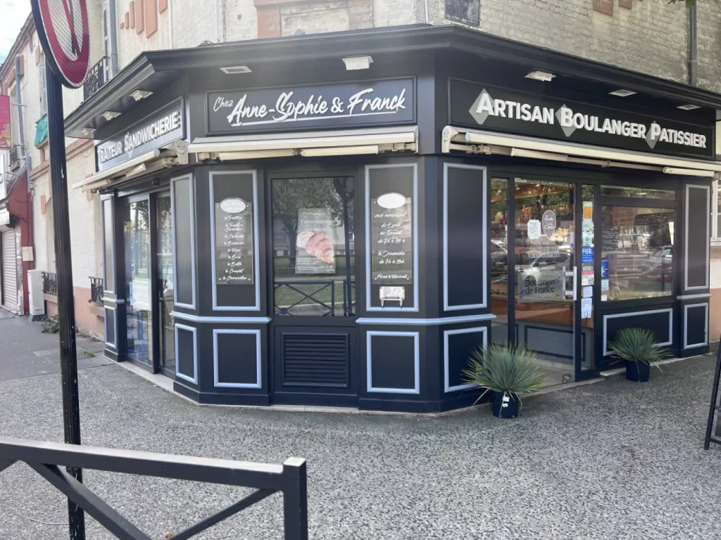 Ravalement complet d'une vitrine sur le Havre