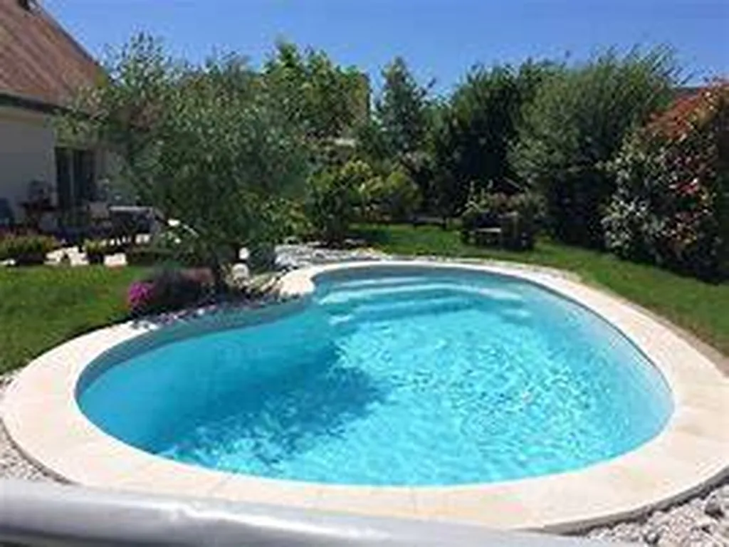 PISCINE COQUE POLYESTER FOND PLAT MODELE BLUE JUNGLE COCKTAIL PISCINE PLAN DE CAMPAGNE