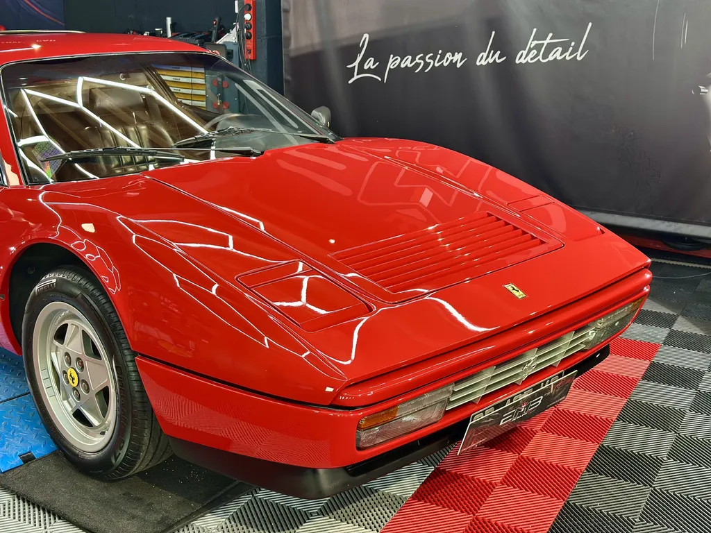 Traitement céramique automobile à Lyon proche Brignais EMB DETAILING spécialiste Ferrari 328 