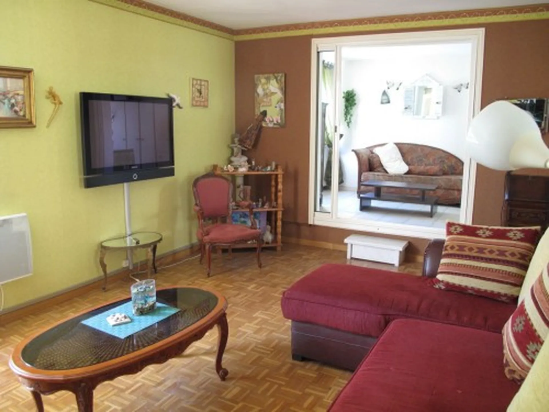 A vendre appartement 2 Cassis au calme dans résidence fermée arborée