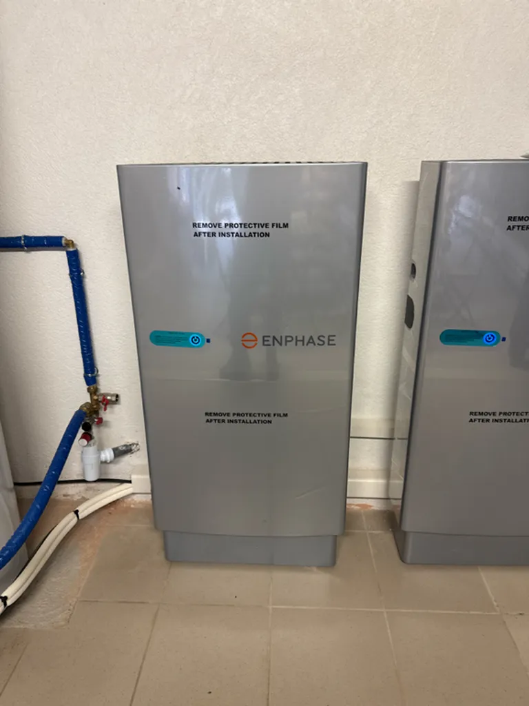 Pose de batterie stockage Enphase pour optimiser votre autoconsommation dans le Var