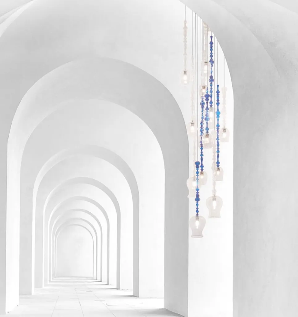 Concept Verre des luminaires d'intérieur d'exception  au style épuré, une équipe de designers passionnés et un grand respect des créations des maîtres verriers.
