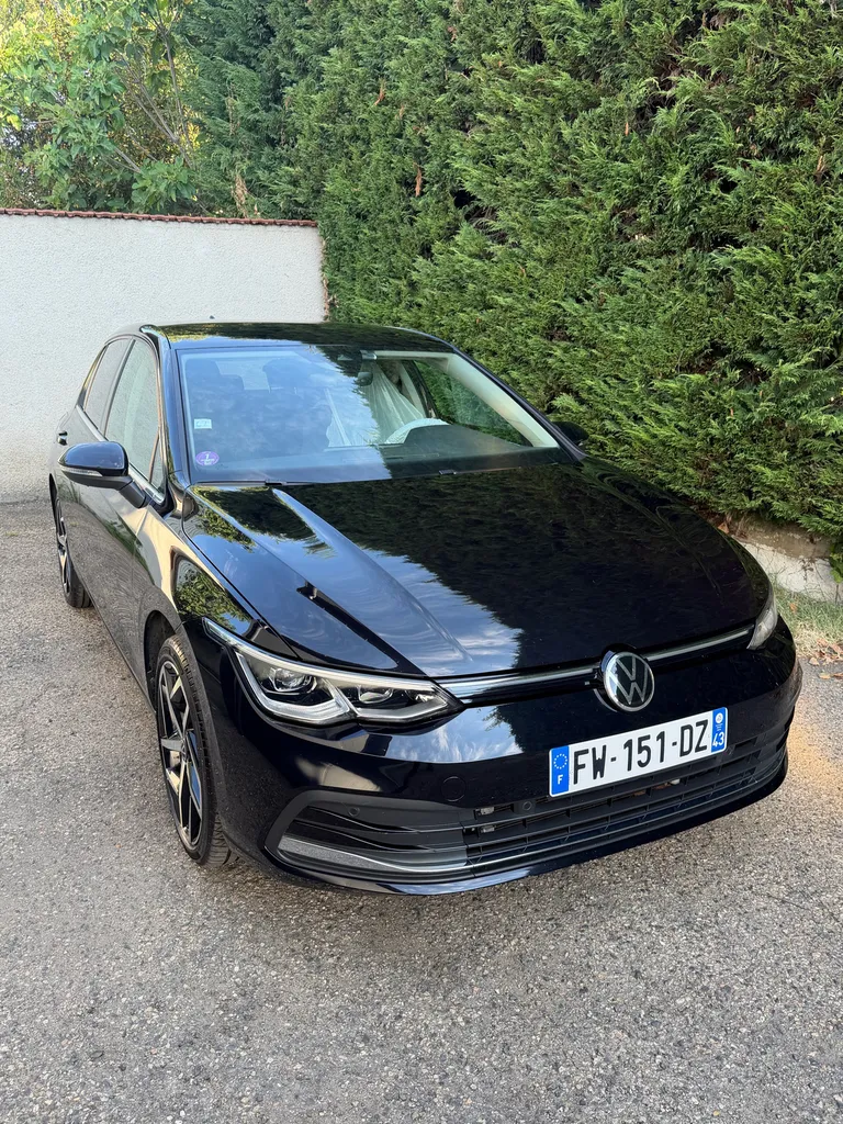 Lustrage & préparation restitution leasing Volkswagen Golf 8 à Andrézieux-Bouthéon