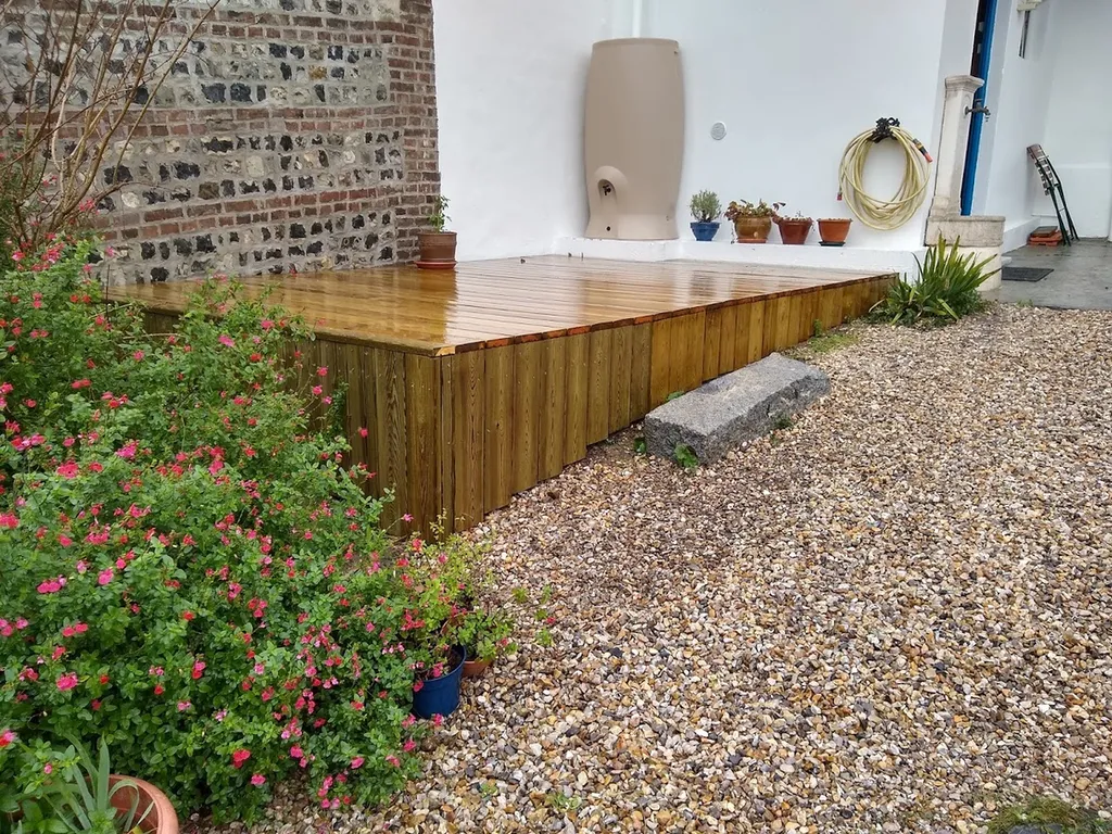 Création d’une terrasse bois et installation d’une cuve à eau au Havre (76600)