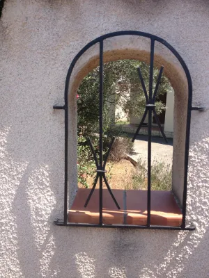 CREATION GRILLE DE PROTECTION EN FER MARSEILLE