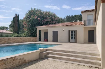 Piscine et terrasse à Aix par Architecte paysagiste étude de conception et suivi travaux