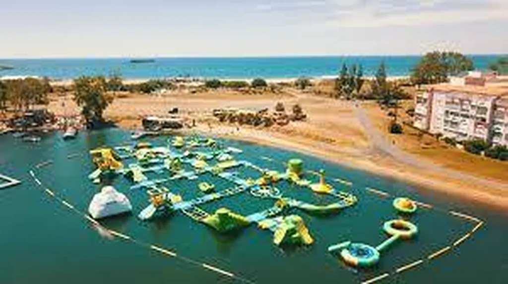 Aquapark proche du Camping Le Mas de la Plage à Vias plage bord de mer