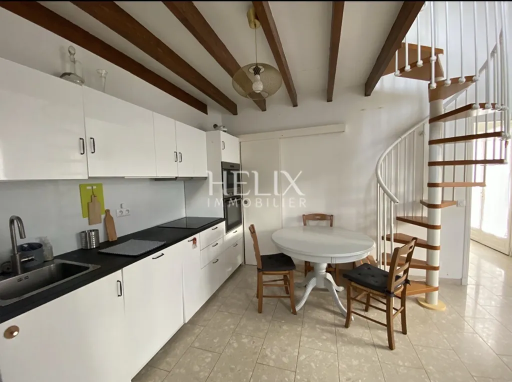 Exclusivité Le Pecq (quartier Cité) – Charmante maison meublée 2 pièces avec mezzanine, terrasse et jardin partagé