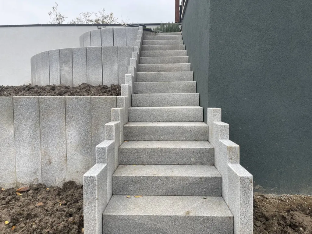 Aménagement extérieur de l’arrière-cours d’une maison à Lipsheim