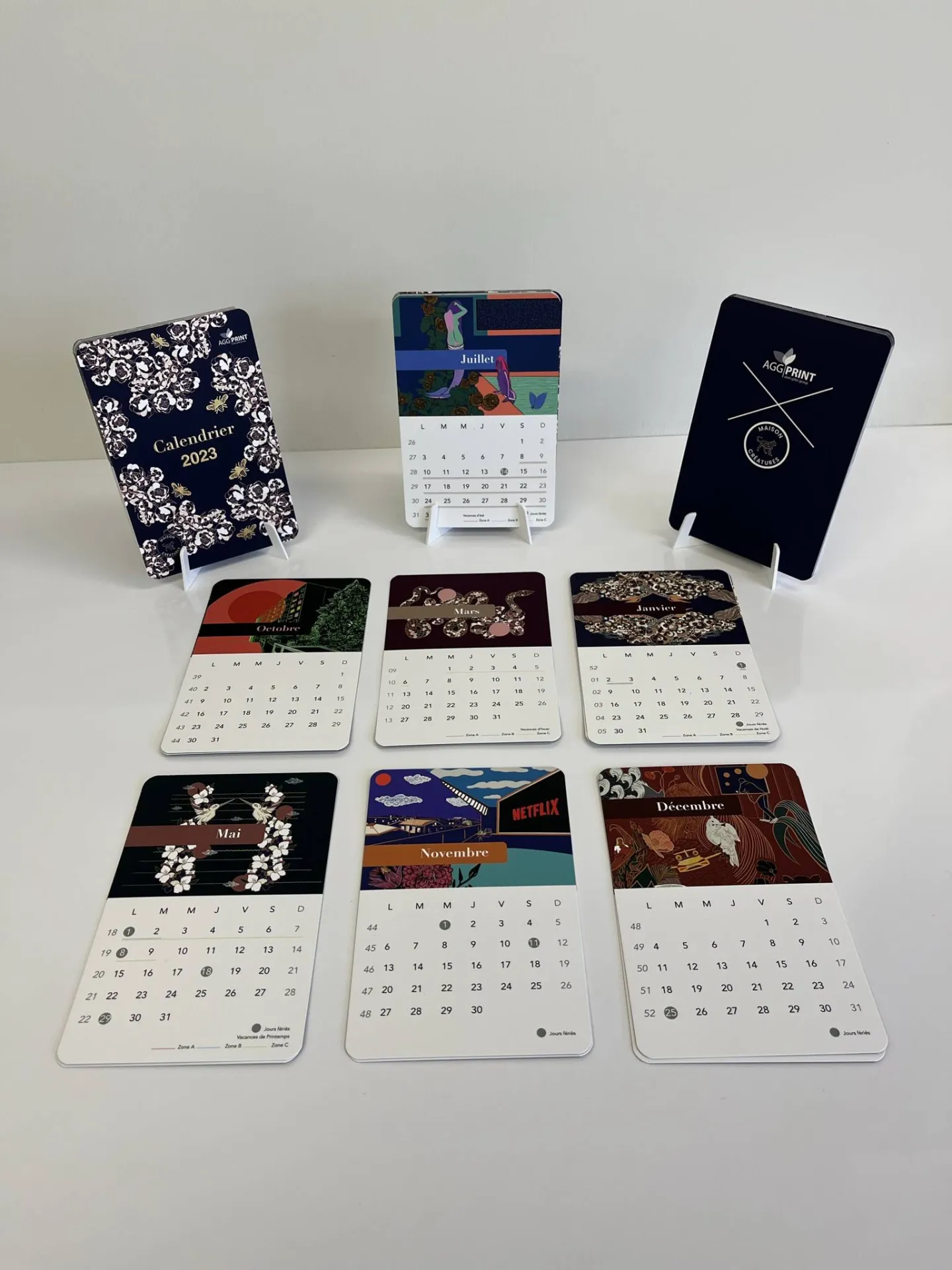 Calendriers AGG PRINT 2023 cartes papiers sur chevalet avec foil doré