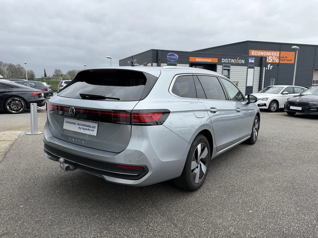Volkswagen Passat d'occasion à vendre près du Havre : découvrez ce break diesel automatique chez Caudebec Automobiles
