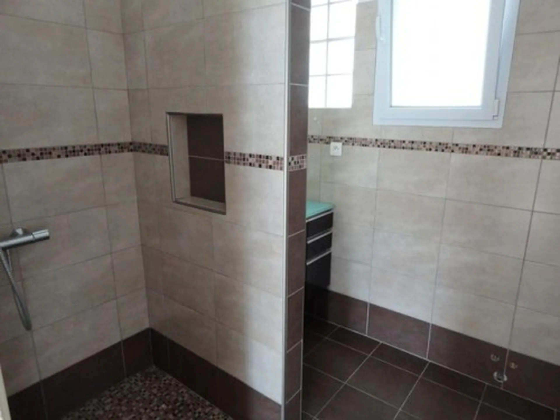 A vendre Carnoux en Provence maison T4/5 proche commodités, de plain pied sur 960m² de terrain plat