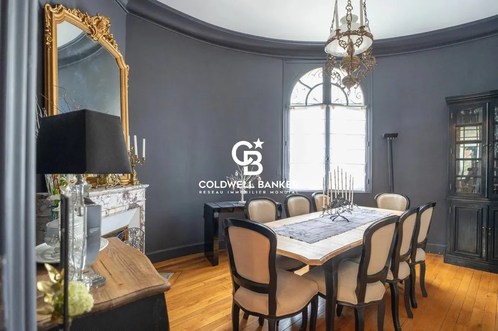 Très belle maison de caractère avec des éléments anciens dans le centre-ville du Mans à vendre