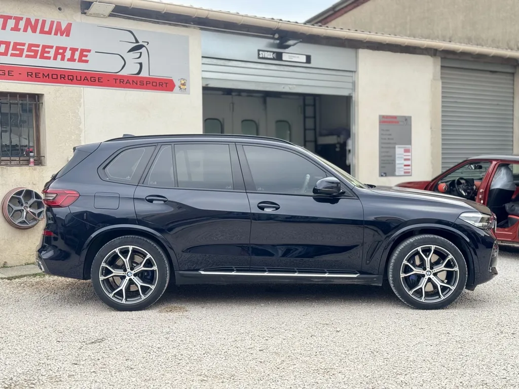 Réparation BMW X5 suite à un vandalisme à Carnoux proche de la Ciotat et Cassis