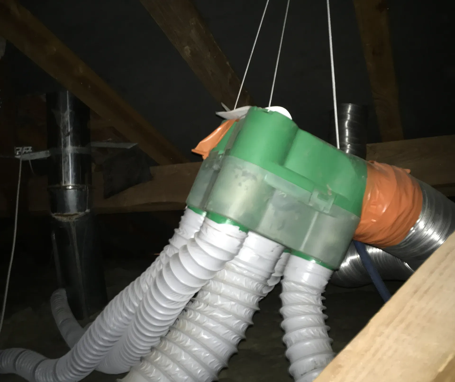 Installation d’une VMC dans une maison pour assurer le renouvellement de l’air intérieur et améliorer la qualité de l’air dans le Rhône (69)