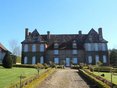 VEND MANOIRS ET CHATEAUX  EN NORMANDIE