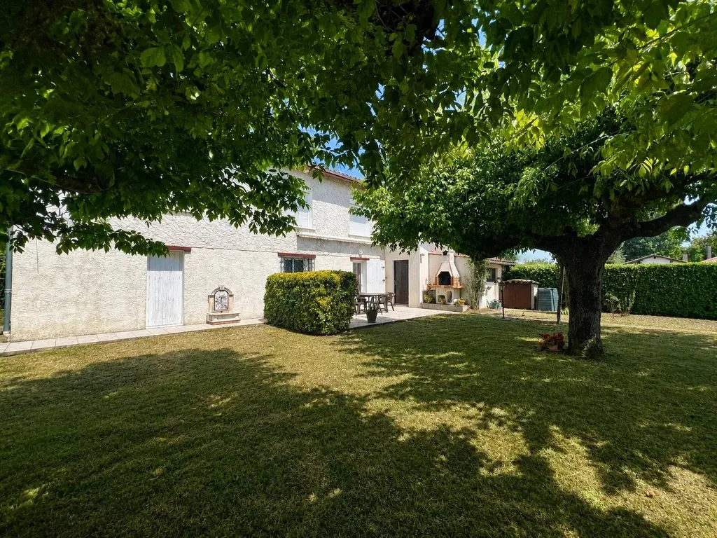 Maison 160 m² - 5 chambres - Garage Beautiran, belle maison familiale au calme, à deux pas des commodités