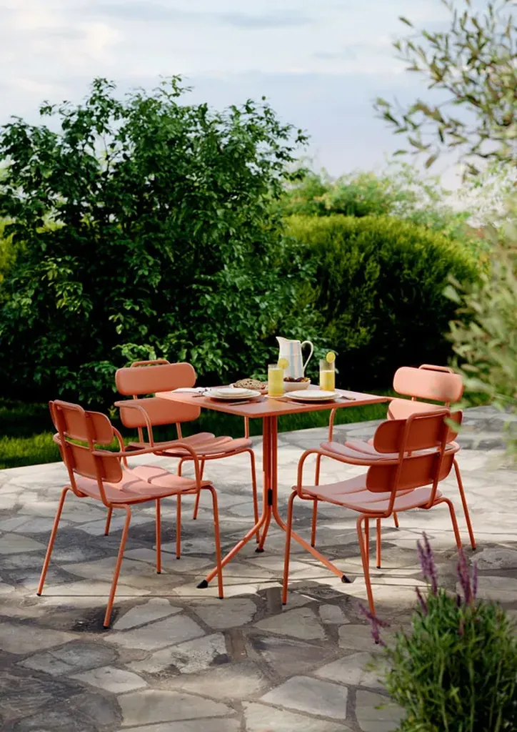 Table Doli pliante extérieur professionnel – robuste, facile à stocker & usage intensif à Marseille, Région PACA pour terrasses pro, événements et restauration