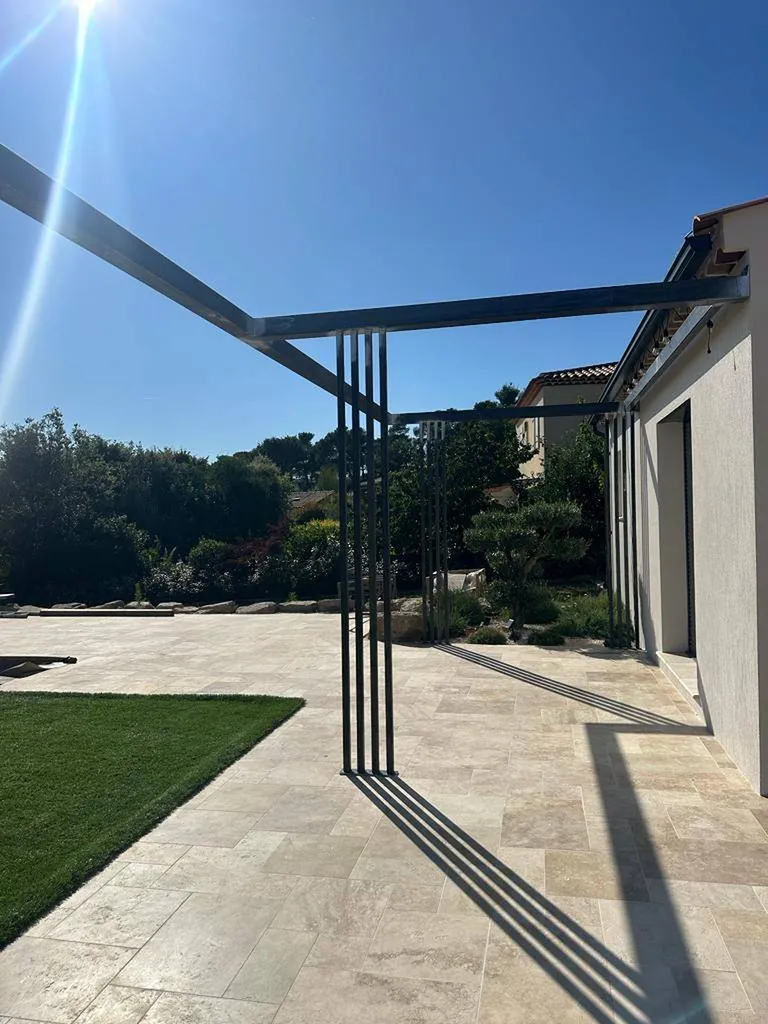 pergola sur mesure pour toile tendues nans les pins