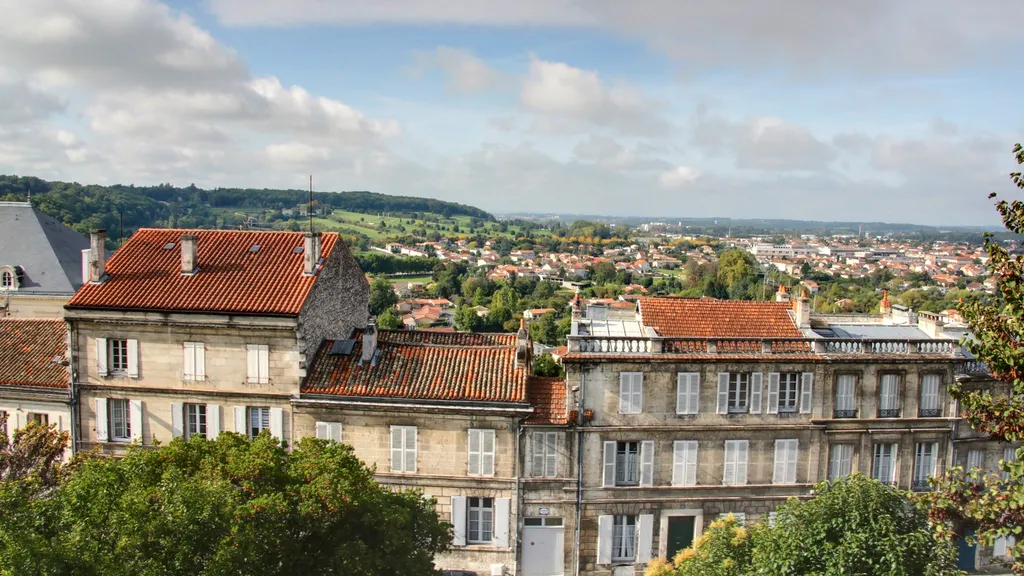 Sécuriser l'achat de votre maison avec un notaire expert en acte authentique et compromis de vente à Angoulême en Charente