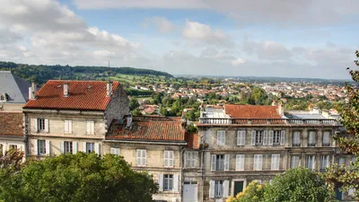 Sécuriser l'achat de votre maison avec un notaire expert en acte authentique et compromis de vente à Angoulême en Charente