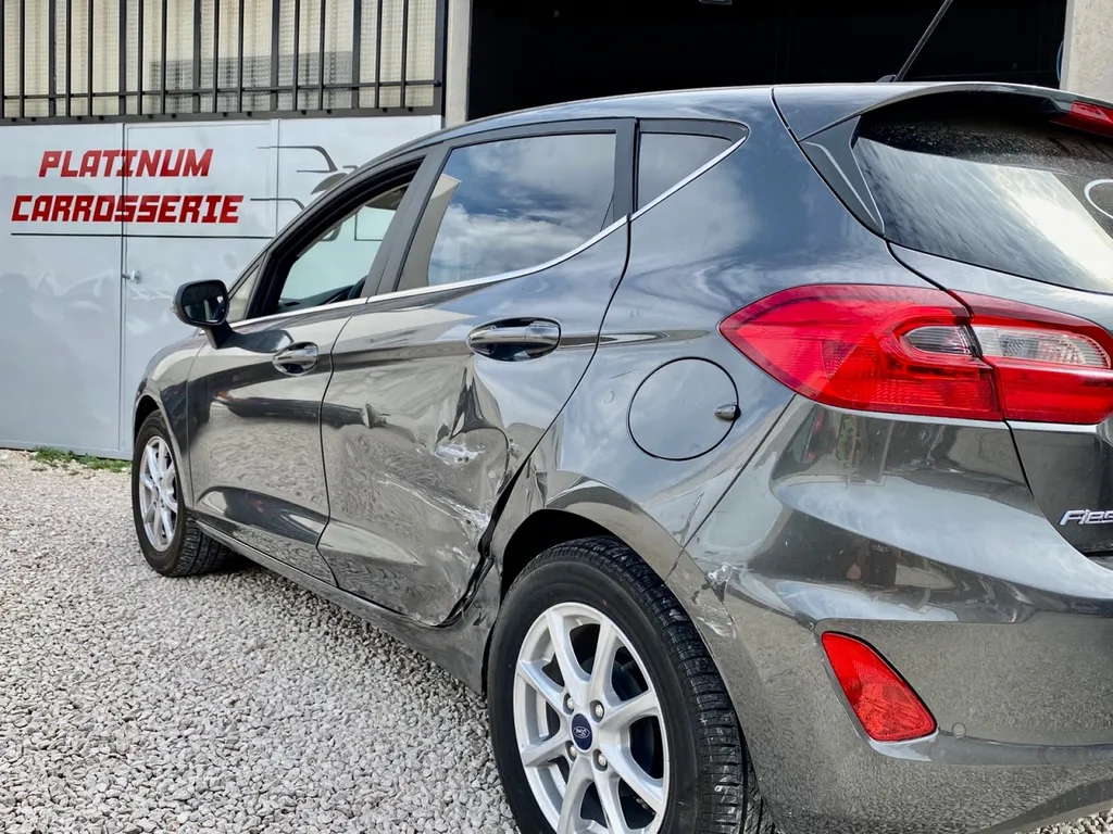 Réparation carrosserie Remplacement Aile arrière Ford Fiesta à Carnoux avec franchise offerte 